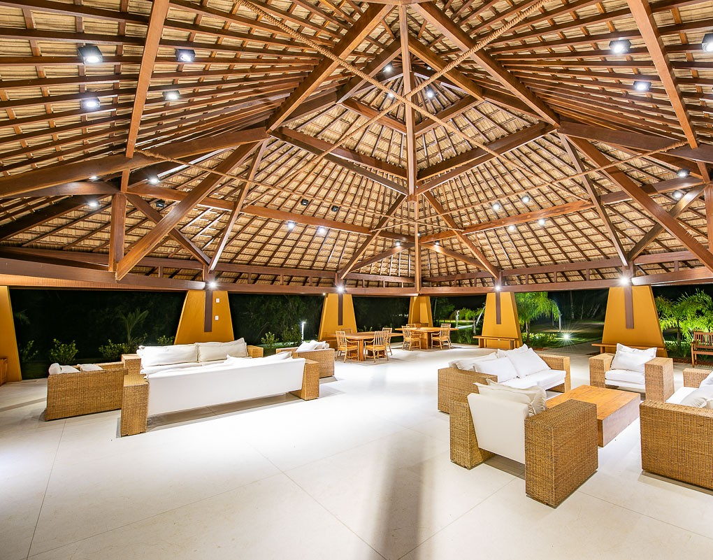 Ilha dos Pássaros · salão do clube