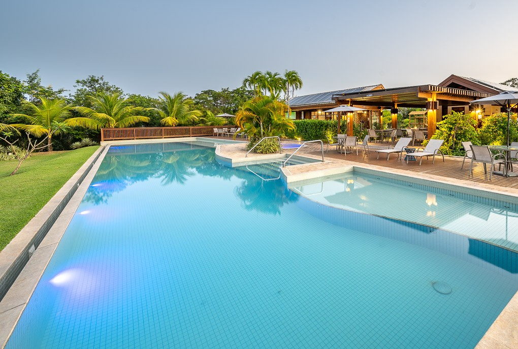 Vila da Enseada · piscina do clube